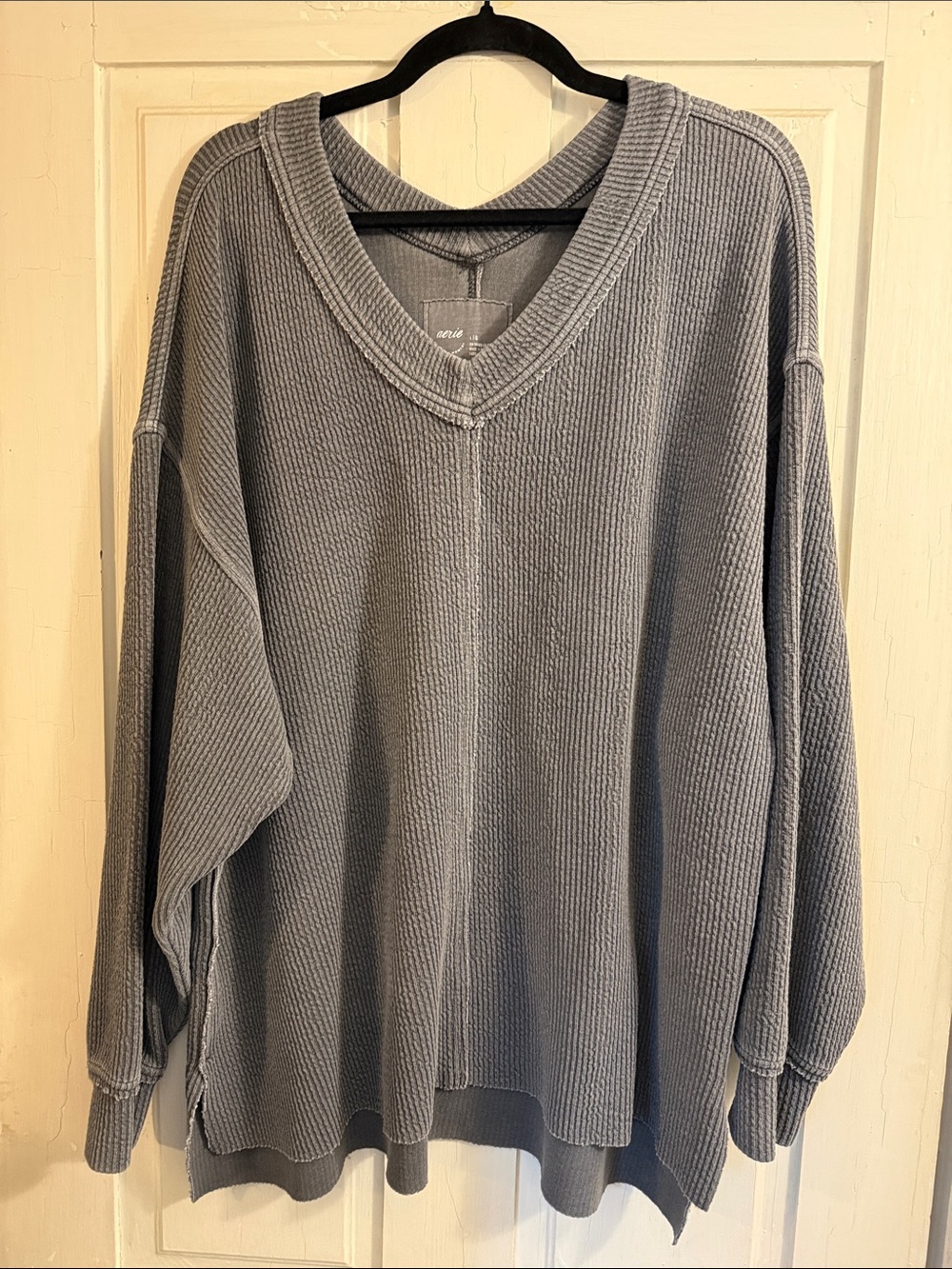 aerie Relaxed V-Neck Waffle Knit Sweater - Gray